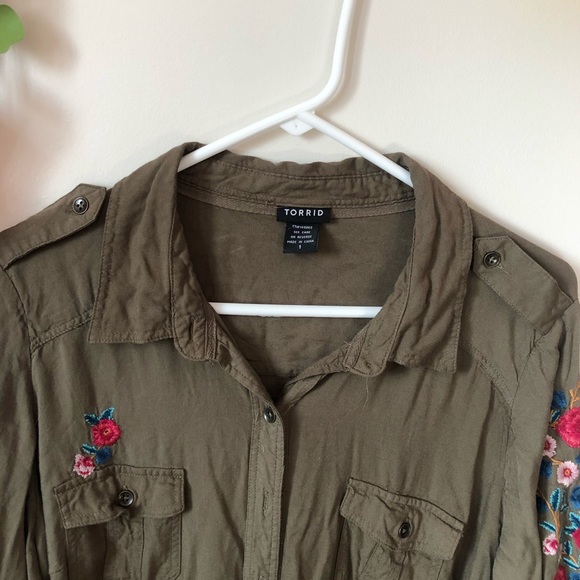 Torrid embroidered long sleeve button down shirt - Picture 8 of 9